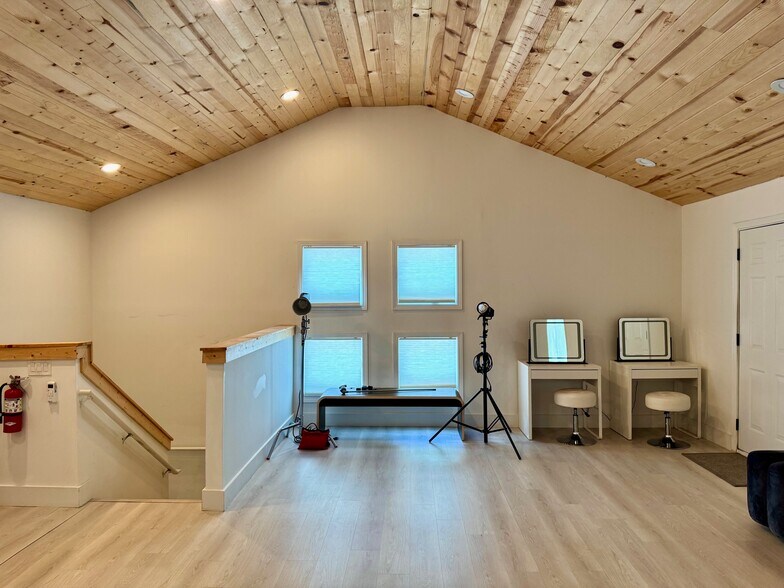 More Photos Of 4161 Roswell Rd NE, Atlanta General Retail For Sale
