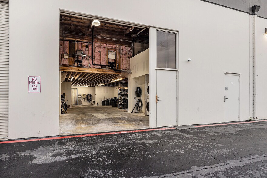 More Photos Of 5731 Palmer Way, Carlsbad Research And Development For Lease