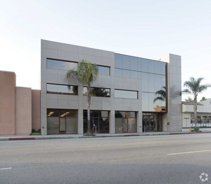 Primary Photo Of 18980 Ventura Blvd, Tarzana Office For Lease