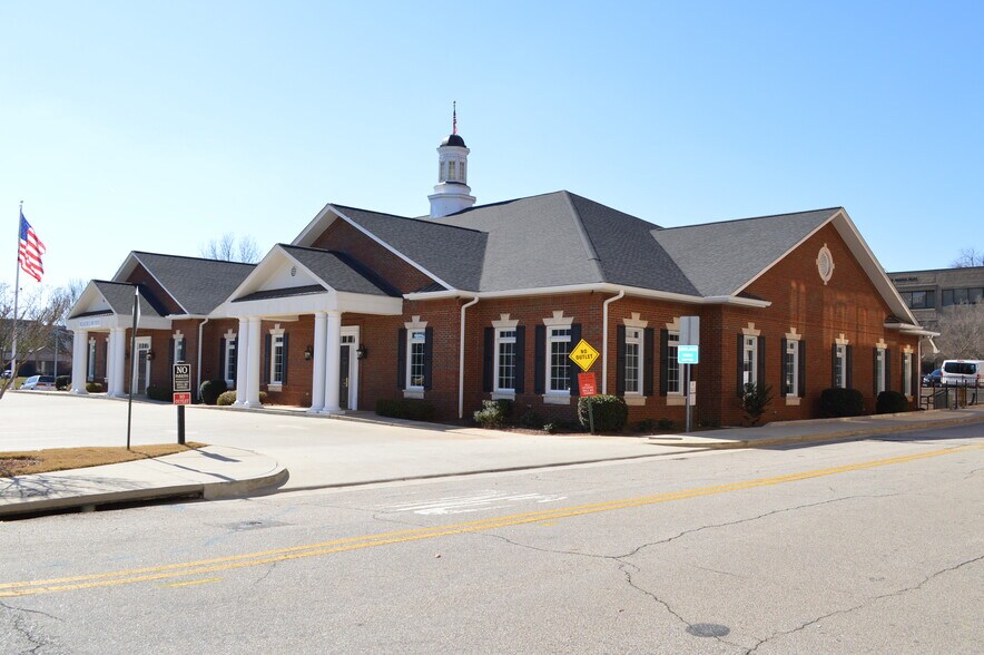 More Photos Of 310 E E Butler Pky, Gainesville Office For Lease