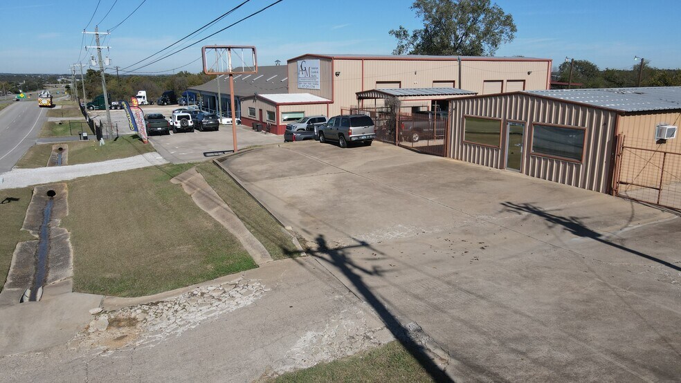 More Photos Of 2875 S Burleson Blvd, Burleson Warehouse For Sale