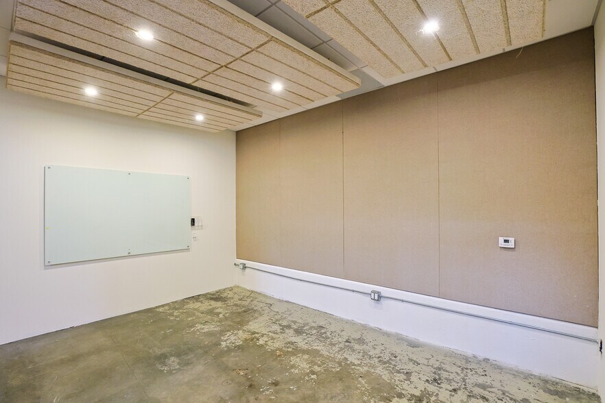 More Photos Of 350-360 Sunset Ave, Venice Warehouse For Lease