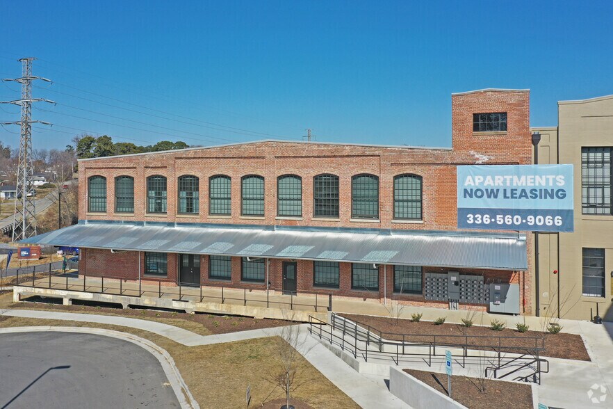 More Photos Of 1702 Fairview St, Greensboro Self Storage For Lease