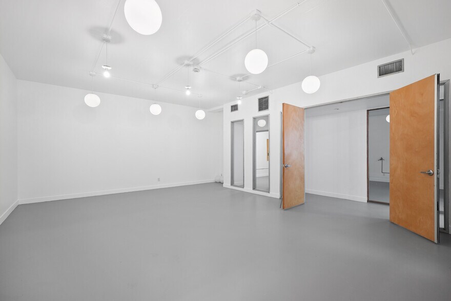 More Photos Of 2215 N Broadway, Santa Ana Medical For Sale