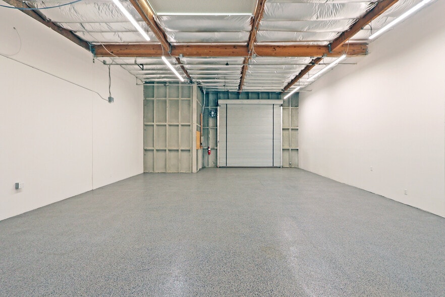 More Photos Of 42201 Beacon Hl, Palm Desert Light Manufacturing For Lease