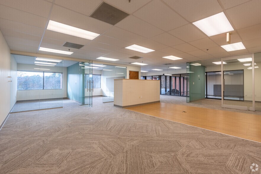 More Photos Of 2809 Emerywood Pky, Richmond Office For Lease