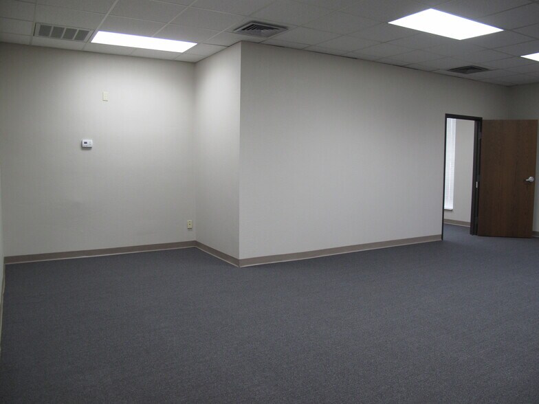 More Photos Of 531 N Portland Ave, Oklahoma City Warehouse For Lease