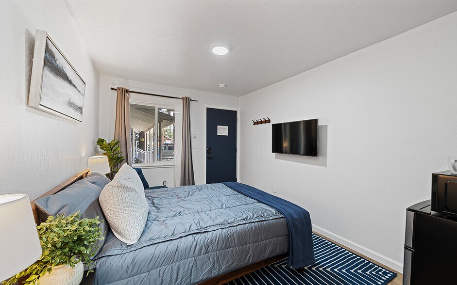 More Photos Of 3918 Pioneer Trl, South Lake Tahoe Hotel For Sale