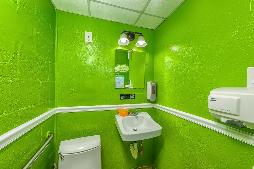 More Photos Of 1240 Overseas Hwy, Marathon Restaurant For Sale