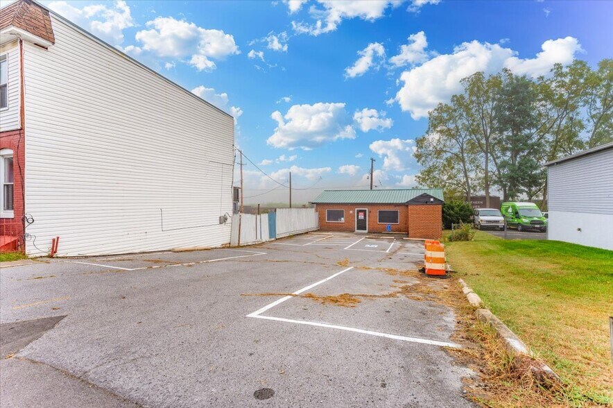 More Photos Of 334 Burhans Blvd, Hagerstown Freestanding For Sale