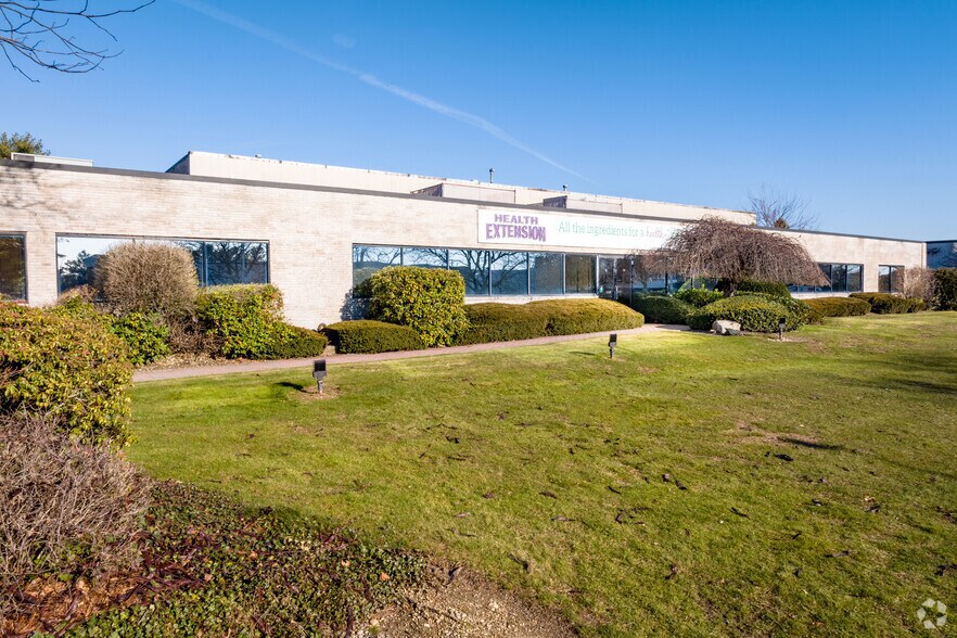 More Photos Of 50 Commerce Dr, Hauppauge Warehouse For Lease