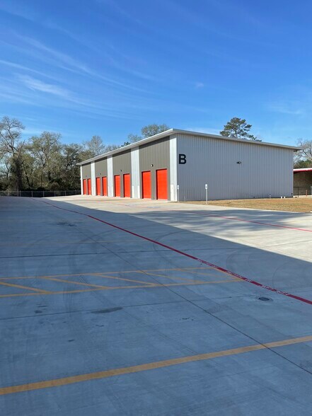 More Photos Of 8908 Dowdell Rd, Tomball Unknown For Lease