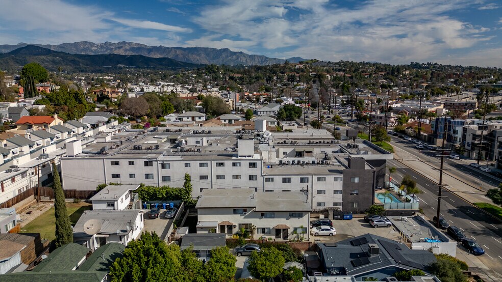 More Photos Of 4311-4315 Eagle Rock Blvd, Los Angeles Storefront Retail Residential For Sale