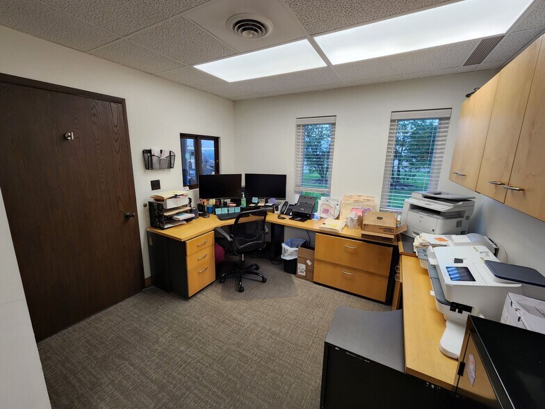 More Photos Of 2077 Midway Dr, Twinsburg Research And Development For Lease