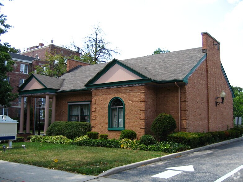 Primary Photo Of 17 Kings Hwy W, Haddonfield Bank For Lease