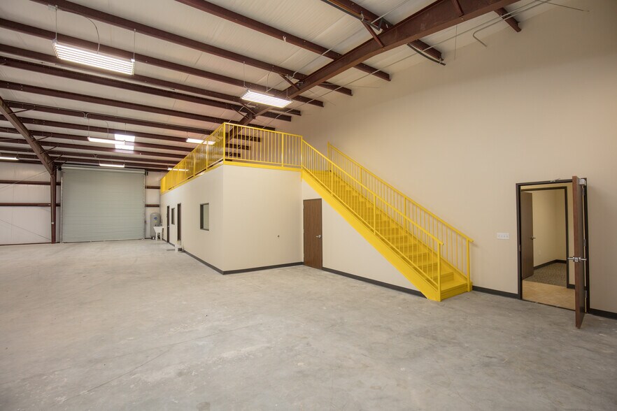 More Photos Of 3406 Longhorn Dr, Houston Warehouse For Lease
