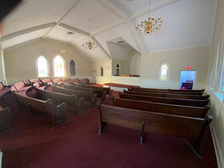 More Photos Of 401 W Cumberland St, Dunn Funeral Home For Sale