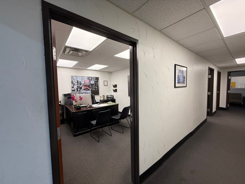 More Photos Of 1365 Regal Row, Dallas Distribution For Sale