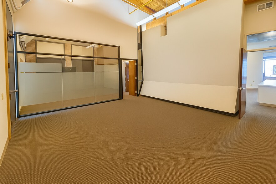 More Photos Of 2130-2220 Livingston St, Oakland Light Manufacturing For Lease