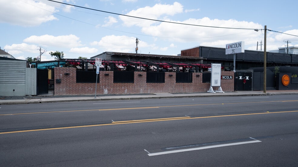 More Photos Of 5110 Washington Ave, Houston Storefront For Lease