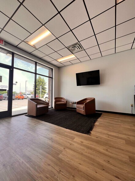 More Photos Of 14247 O'Connell Ct, Savage General Retail For Lease