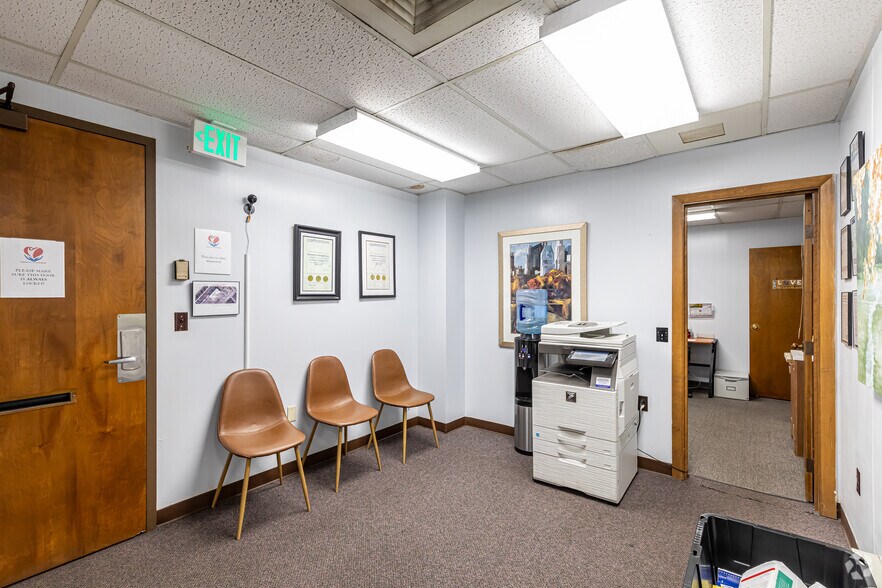 More Photos Of 125 Liberty St, Springfield Medical For Lease