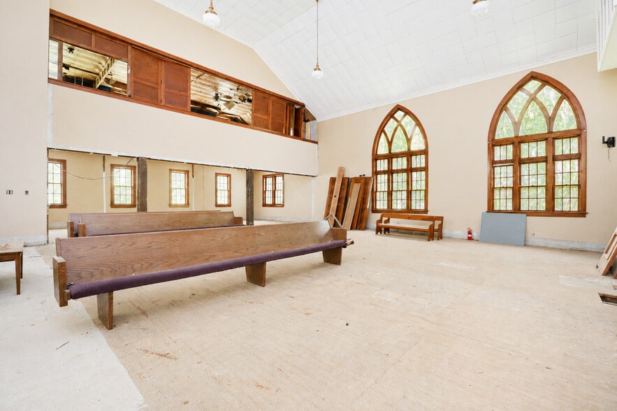 More Photos Of 302 S 2nd St, Polk City Lodge Meeting Hall For Sale
