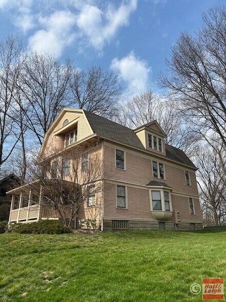 More Photos Of 631 W Exchange St, Akron Office For Sale