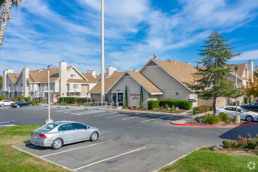 Primary Photo Of 1530 Howe Ave, Sacramento Hotel For Sale