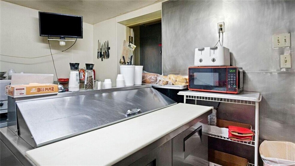 More Photos Of W14549 Plummer Rd, Weyerhaeuser General Retail For Sale