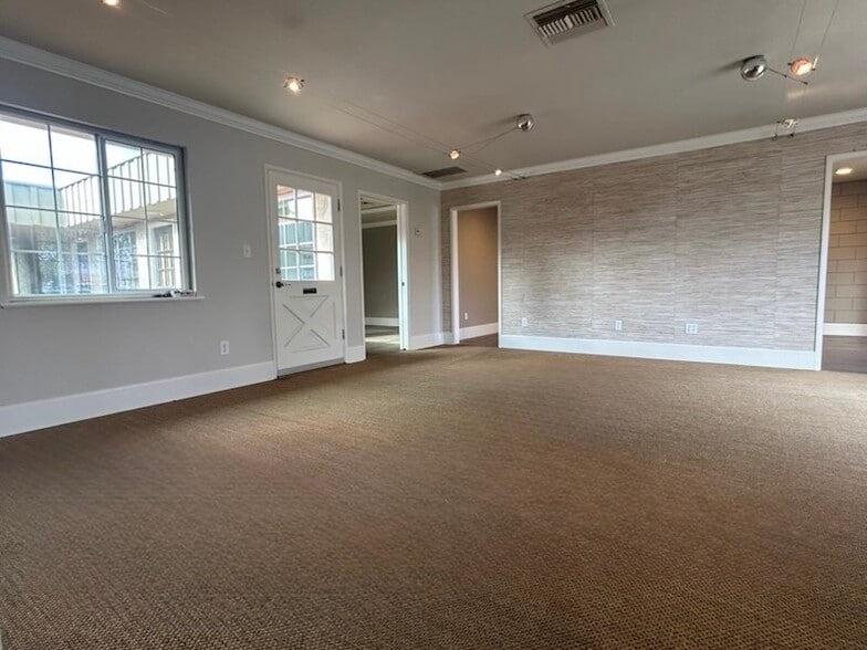 More Photos Of 8341 Lemon Ave, La Mesa Office For Lease