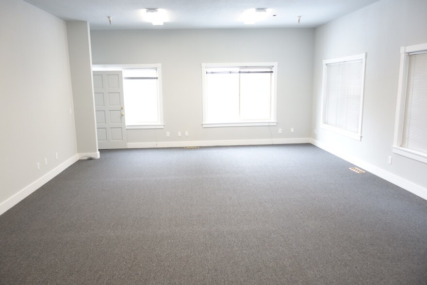 More Photos Of 271 Kingsbury Grade, Stateline Office For Lease