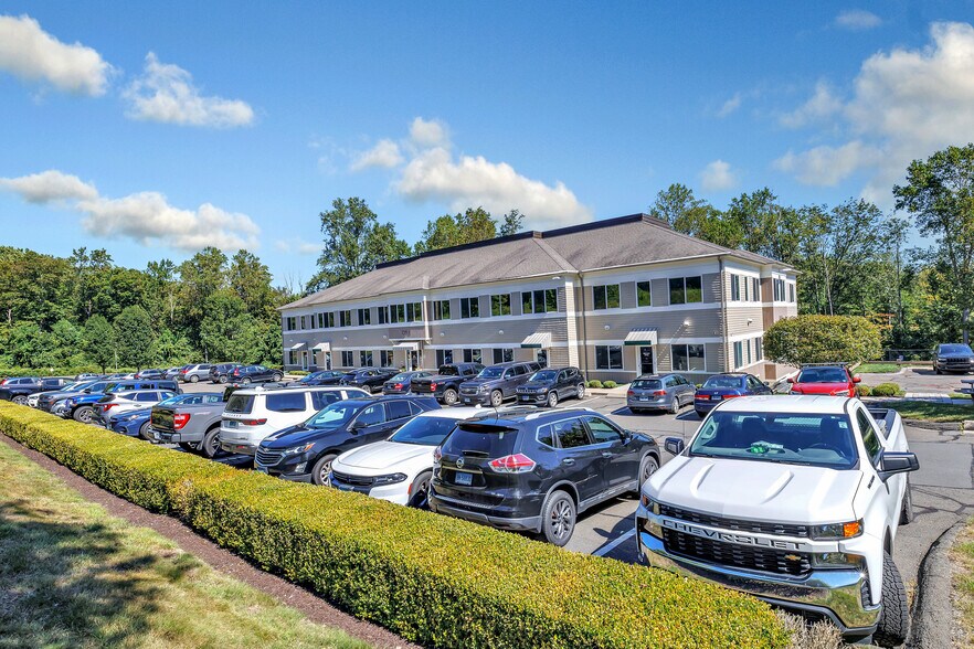More Photos Of 1449 Old Waterbury Rd, Southbury Office For Lease