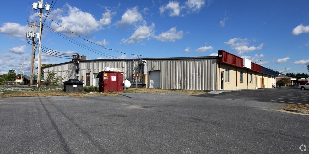 More Photos Of 118-122 Fairfax Pike, Stephens City Freestanding For Lease