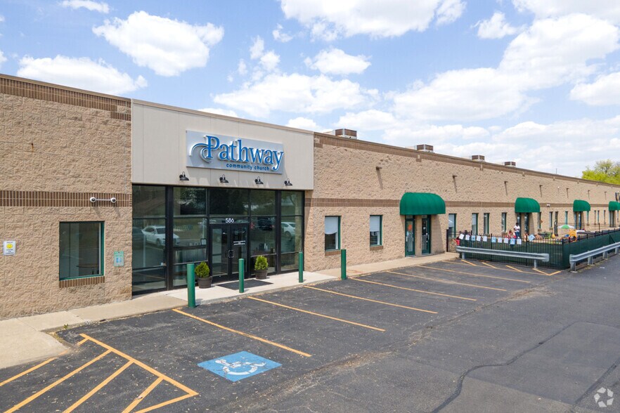 More Photos Of 559-617 N York St, Elmhurst General Retail For Lease