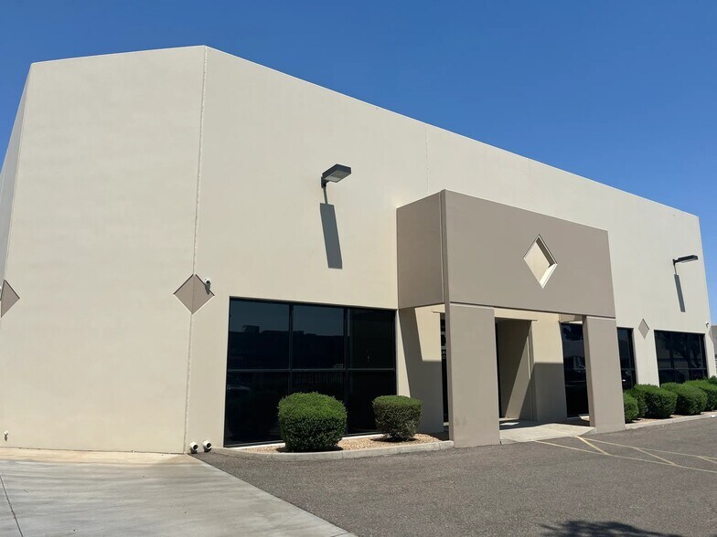 More Photos Of 3443 W Earll Dr, Phoenix Warehouse For Lease