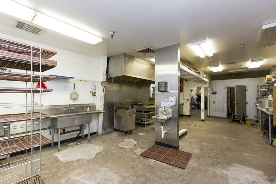 More Photos Of 10456 S Highway 69, Mayer Restaurant For Lease