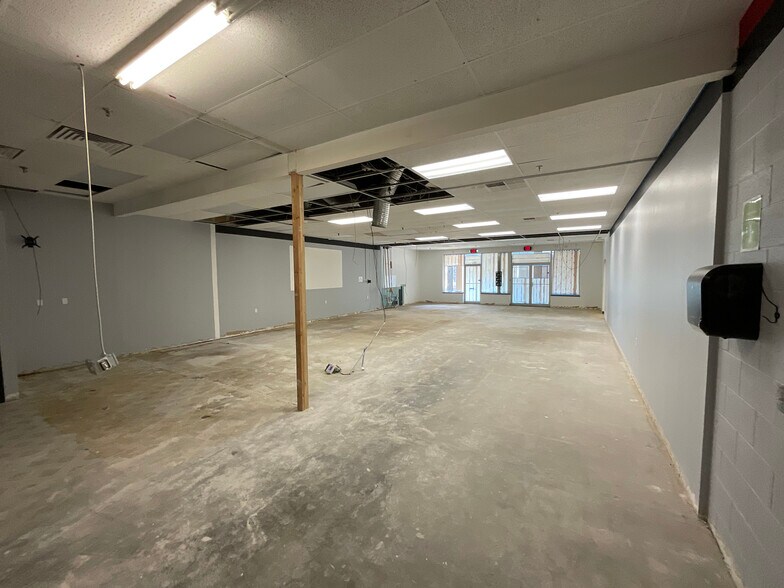 More Photos Of Brookwood Dr @ US 30, New Haven Unknown For Lease
