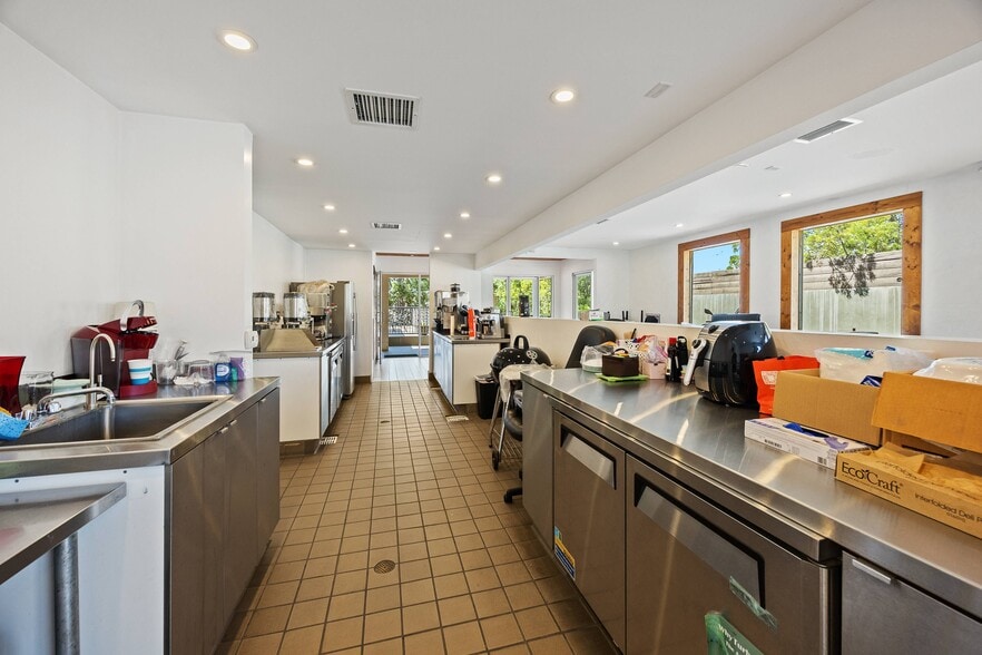 More Photos Of 101 S Virgil Ave, Los Angeles Freestanding For Sale