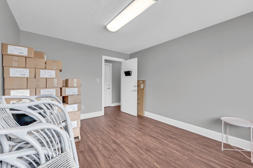 More Photos Of 1758 Memorial Dr, Clarksville Medical For Lease