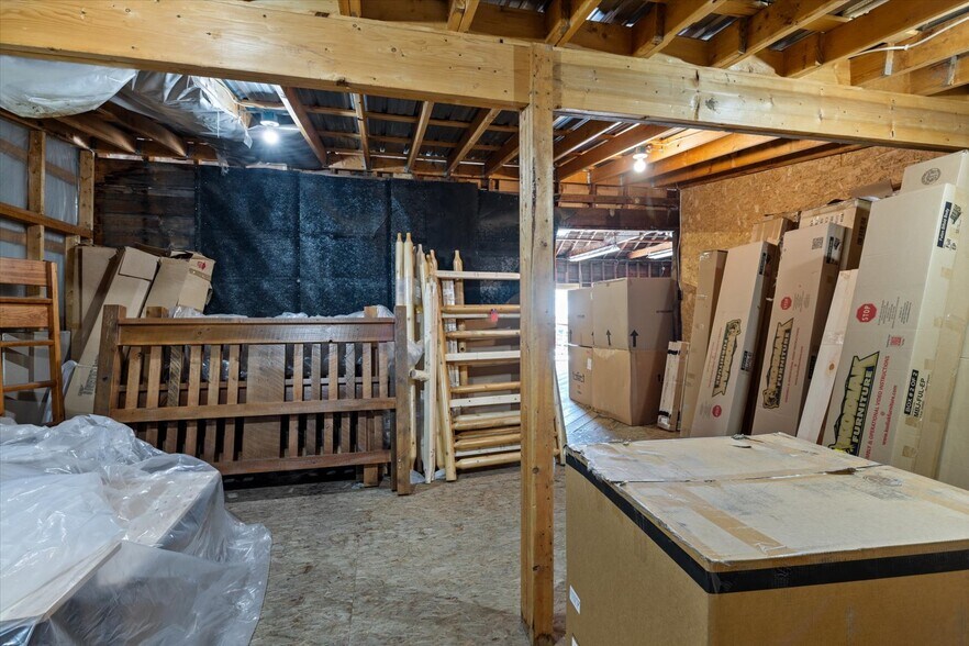 More Photos Of 816 NW 4th St, Grand Rapids General Retail For Sale