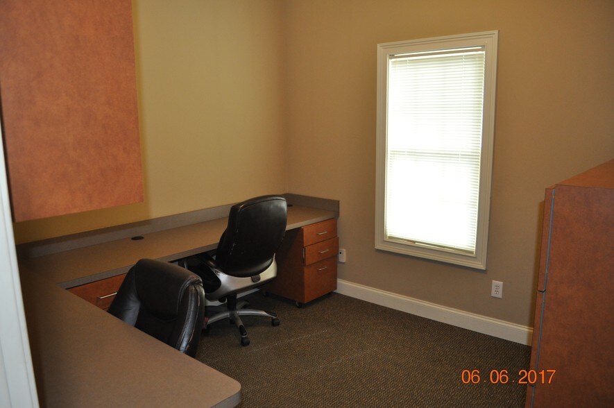 More Photos Of 4485 Tench Rd, Suwanee Office For Sale