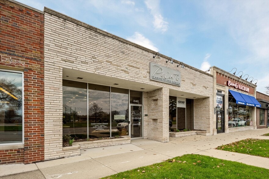 Primary Photo Of 20485-20489 Mack Ave, Grosse Pointe Woods Storefront For Sale