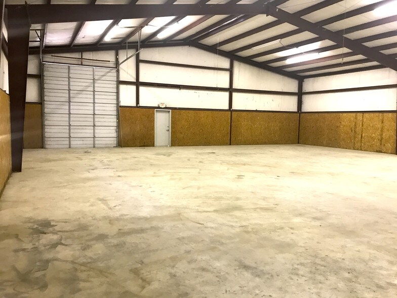 More Photos Of 115 Wyoming Blvd, Pleasanton Warehouse For Lease