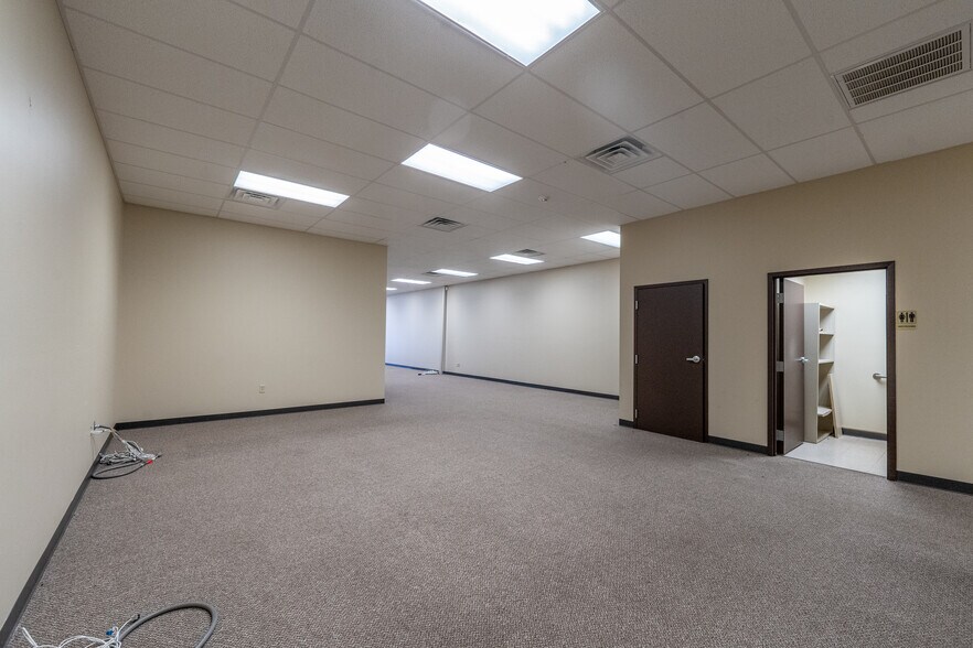 More Photos Of 5803 Coliseum Blvd, Alexandria Office For Lease
