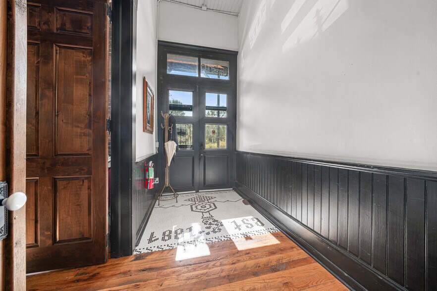 More Photos Of 411 E Front Ave, Chester Hospitality For Sale