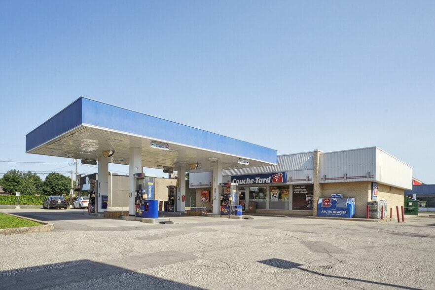 More Photos Of 80-90 Rue Quévillon, Varennes Convenience Store For Sale
