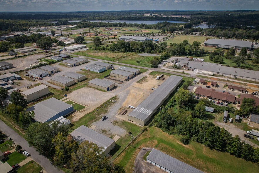 Primary Photo Of 62 Industrial Park Cir, Benton Light Distribution For Lease