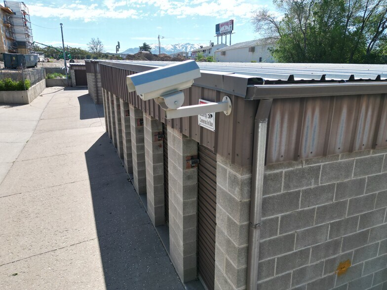More Photos Of 2087 N Main St, Sunset Freestanding For Sale