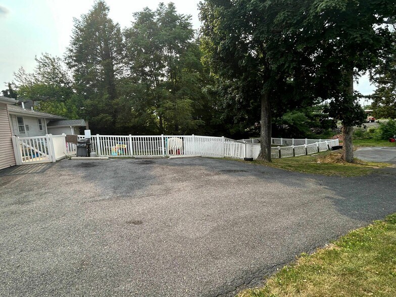More Photos Of 509A Madison Ave, Reading Daycare Center For Sale